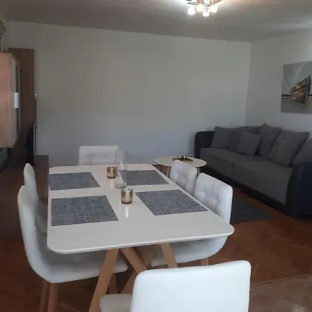Apartman Nikola 2 * Trogir